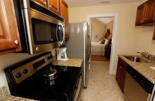 Lackey House | Holiday Getaway - Spacious 4BR Williamsburg Estate – Sleeps Up to 14!