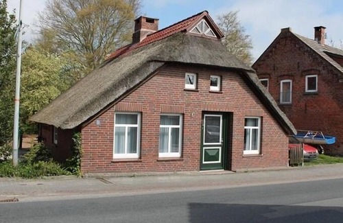Eckwarden House | Holiday house for 4 guests with 80m² in Butjadingen-Eckwarden (126073)