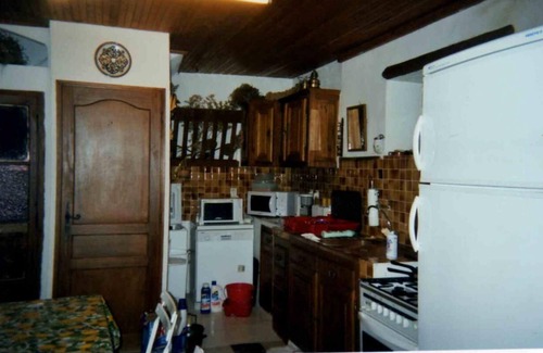 Peyrolles-en-Provence House | Holiday Home 'Nanou Maison Avec Piscine' with Mountain View, Private Pool and Wi-Fi