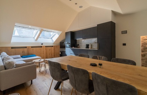 La Roche-en-Ardenne House | Holiday Home in La Roche with Castle Views