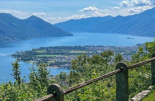 Brione sopra Minusio House | Holiday home "Rustico Eremo Rico" with a dream view