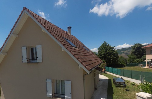 La Motte-d'Aveillans House | Holiday Home "La Matheysiene" with Private Garden & Wi-Fi