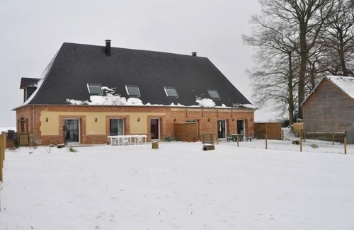 Saint-Crespin House | Holiday House in Saint-Crespin with Garden, Terrace and Barbecue