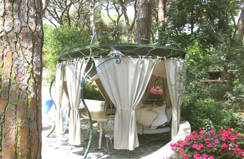 Donoratico House | Holiday Home in Castagneto near the Beach