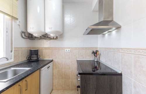Fuentiduena de Tajo House | Holiday Home 'Los Naranjos' with Mountain View, Wi-Fi and Air Conditioning