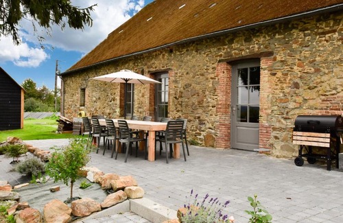 La Neuville-aux-Joutes House | Holiday home in la Neuville aux Jo tes with balcony