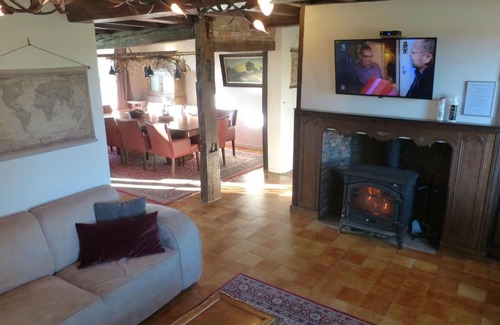 La Neuville-aux-Joutes House | Holiday home in la Neuville aux Jo tes with balcony