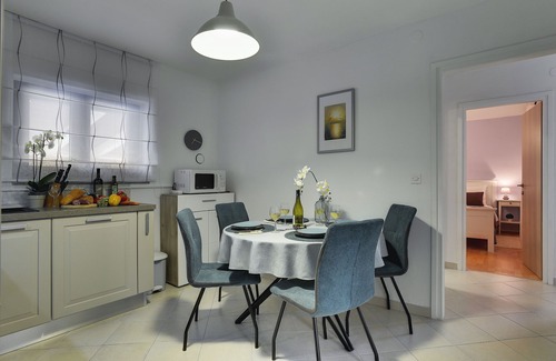 Divsici House | Holiday home 15 minutes drive from the coast