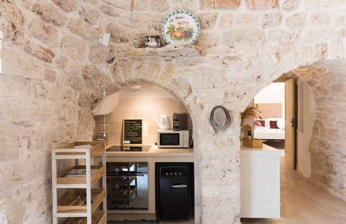 Ceglie Messapica House | Holiday Home 'Aletheia' with Private Pool, Wi-Fi and Air Conditioning