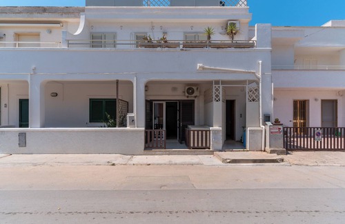 Torre Mozza House | Holiday Home 'A Pochi Passi Dalla Spiaggia' with Air Conditioning