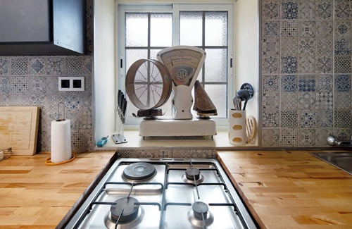 Lagoa House | Holiday Home 'Alojamento Lagoa' with Sea View, Balcony and Wi-Fi