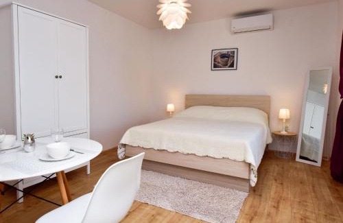 Obrovac House | Holiday Home Ana-2 by Interhome