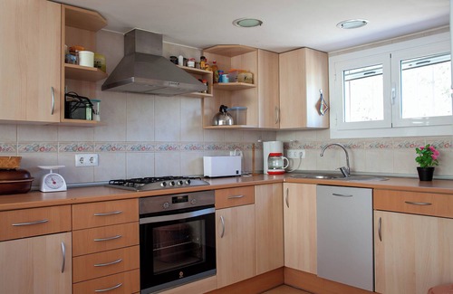 Tossa de Mar House | Holiday Home 'Andrea' with Mountain View, Private Terrace and Wi-Fi
