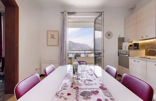 Lezzeno House | Holiday Home 'App Al Signorino Lake Bellagio' with Private Terrace, Wi-Fi and Air Conditioning