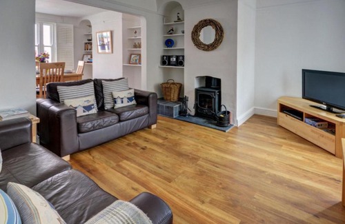 Appledore House | Holiday Home Apple Tree Cottage by Interhome