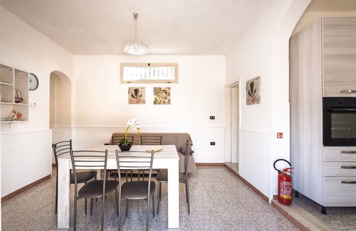 Torre Lapillo House | Holiday Home 'Aurea Retreat Lux' with Private Garden, Wi-Fi and Air Conditioning