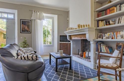 Oppede House | Holiday Home Bastide du 19ième by Interhome