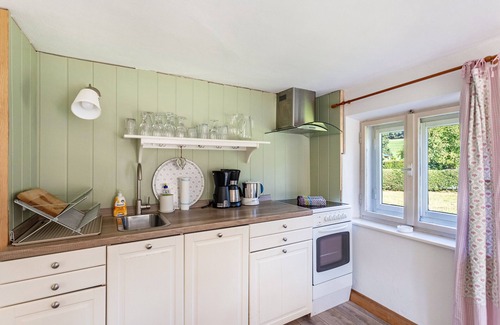 Antwort House | Holiday Home 'Bauernhaus Chiemsee' with Private Terrace, Private Garden and Wi-Fi