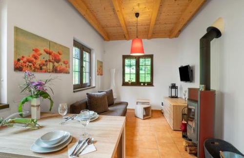 Becov nad Teplou House | Holiday Home Bečov nad Teplou 2 by Interhome