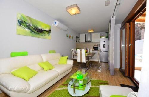 Gruda House | Holiday Home Belmondo- Three Bedroom Home with Terrace and Private Pool A6