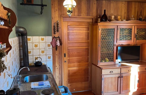 Ferlach House | Holiday Home 'Berghaus Auf 1200m Höhe' with Mountain View, Shared Terrace and Wi-Fi