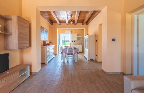 Brucoli House | Holiday Home 'Brucoli Mare 2' with Sea View, Terraces, Wi-Fi & A/C