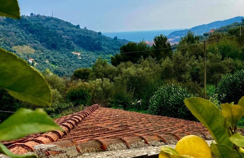 Diano San Pietro House | Holiday home "Casa Uliveto" with a view of the water