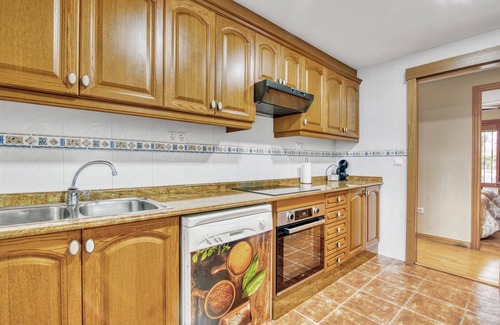 Beneixida House | Holiday Home 'Ca Margarita' with Mountain View, Wi-Fi and Air Conditioning