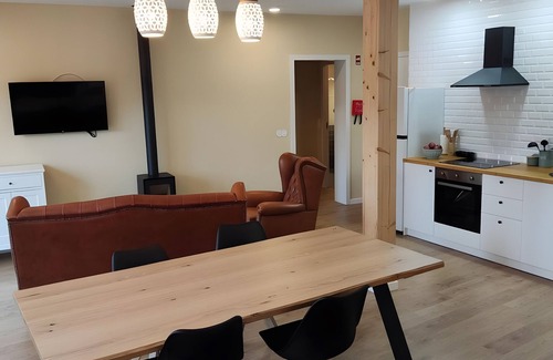 Campo de Gerez House | Holiday Home 'Casa Da Avó Custódia' with Mountain View, Wi-Fi and Air Conditioning