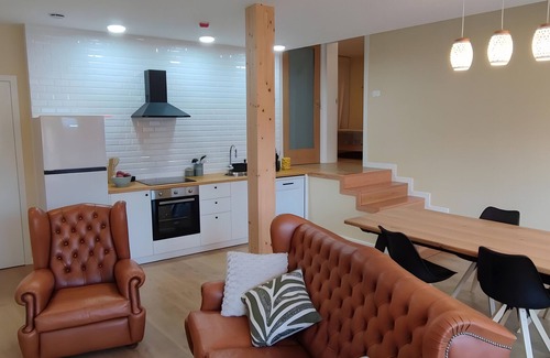 Campo de Gerez House | Holiday Home 'Casa Da Avó Custódia' with Mountain View, Wi-Fi and Air Conditioning