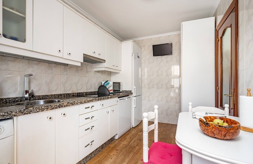 San Juan de la Arena House | Holiday Home 'Camilo' with Mountain View, Private Terrace and Wi-Fi