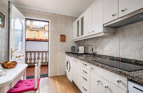 San Juan de la Arena House | Holiday Home 'Camilo' with Mountain View, Private Terrace and Wi-Fi