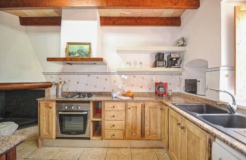 Manacor House | Holiday Home 'Can Mascaro' with Mountain View, Wi-Fi and Air Conditioning