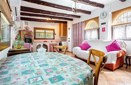 Botarell House | Holiday Home 'Can Wancho' with Mountain View, Private Pool and Air Conditioning