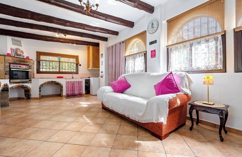 Botarell House | Holiday Home 'Can Wancho' with Mountain View, Private Pool and Air Conditioning