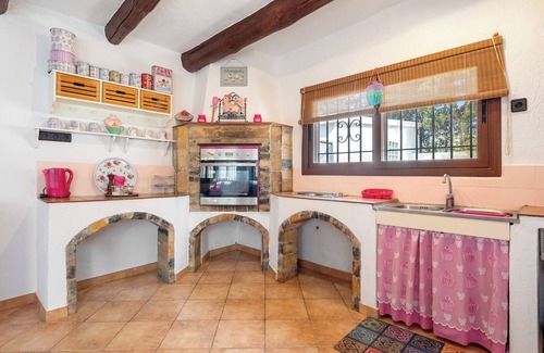 Botarell House | Holiday Home 'Can Wancho' with Mountain View, Private Pool and Air Conditioning
