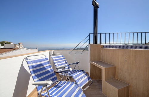 Gaucin House | Holiday Home Casa Almoraima with Pool & Open Terrace