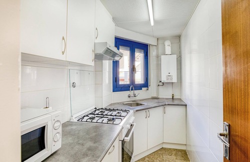 Llanca House | Holiday Home "Casa centro port" Near Beach with Sea View & Balcony