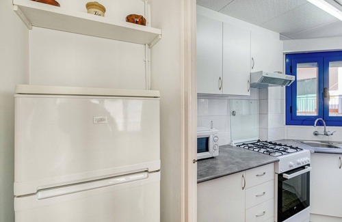 Llanca House | Holiday Home "Casa centro port" Near Beach with Sea View & Balcony