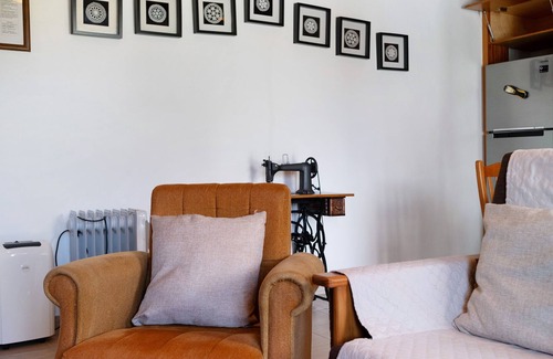 Lajes do Pico House | Holiday Home 'Casa Da Figueirinha' with Sea View, Private Garden and Wi-Fi