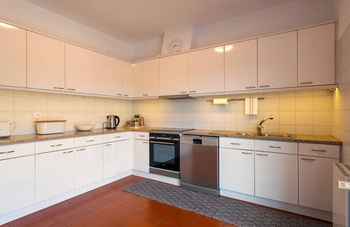 Afife House | Holiday Home 'Casa Das Camelias' with Sea View, Private Pool and Wi-Fi