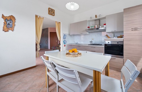 Tratalias House | Holiday Home 'Casa del Vento 2' with Shared Garden and Air Conditioning