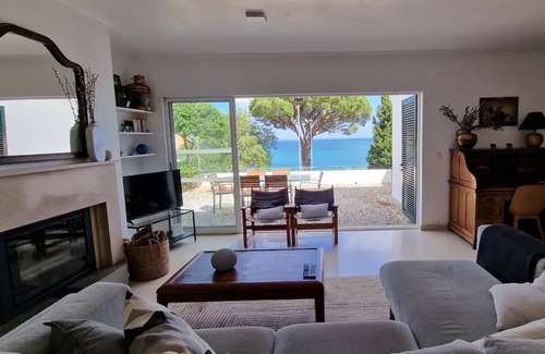 Portinho da Arrabida House | Holiday Home 'Casa Do Portinho' with Sea View, Private Terrace and Wi-Fi