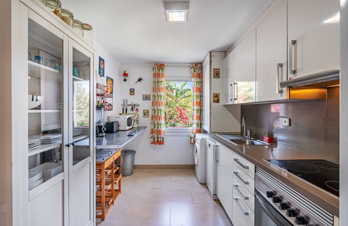 Velilla-Taramay House | Holiday Home 'Casa Encontrada' with Shared Pool & Wi-Fi