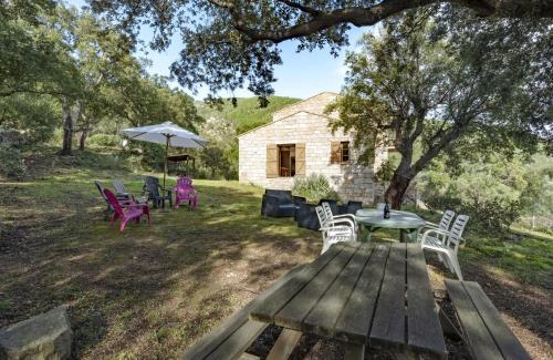 San-Gavino-di-Carbini House | Holiday Home Casa Gialla by Interhome