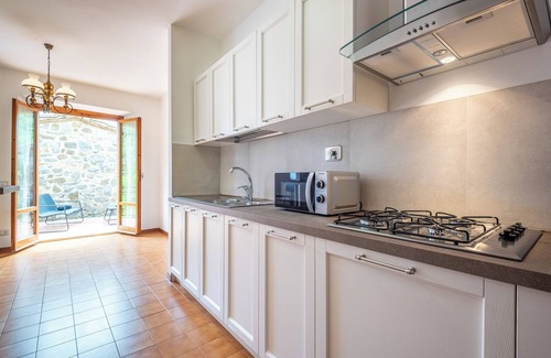 Montalcino House | Holiday Home 'Casa Ida' with Private Terrace, Wi-Fi and Air Conditioning