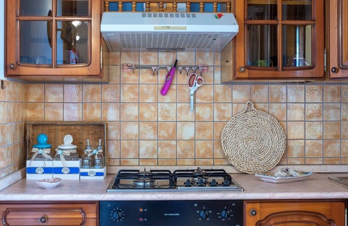 Centro Commerciale House | Holiday Home 'Casa In Residence Villa Marina' with Sea View, Shared Pool and Private Terrace