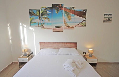 La Strea House | Holiday Home Casa Sandrina with Sea View, Garden, A/C & Wi-Fi