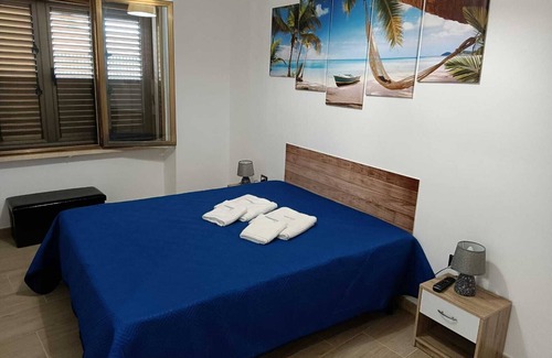 La Strea House | Holiday Home Casa Sandrina with Sea View, Garden, A/C & Wi-Fi