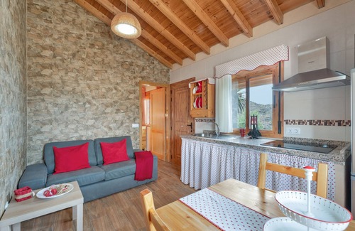 Alojera House | Holiday Home 'Casa Las Niñas' with Sea View, Private Terrace and Wi-Fi
